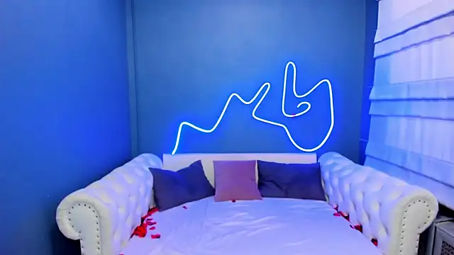 rock_n_roxy's cam snapshot