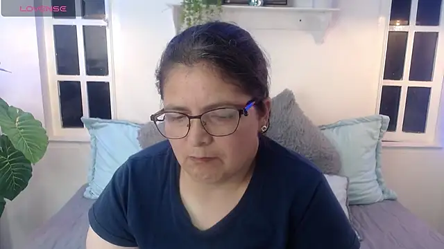 Linda_banks_'s cam snapshot