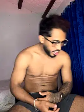 TU-MORENOO live sex cam