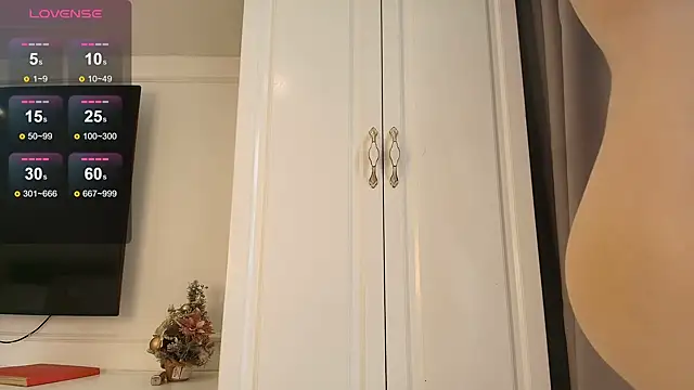 minamoons live sex cam