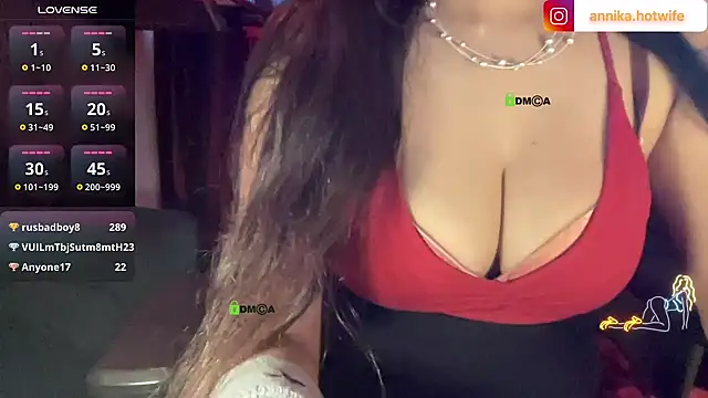 CharmingTania's cam snapshot