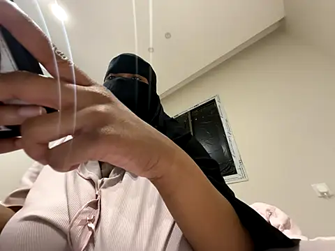 Submissive_Arab live sex cam