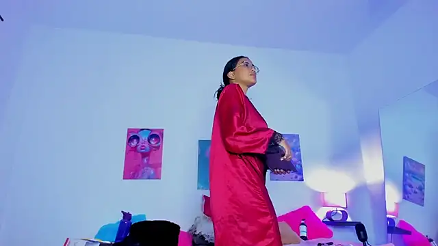 tyra_bankss_'s cam snapshot