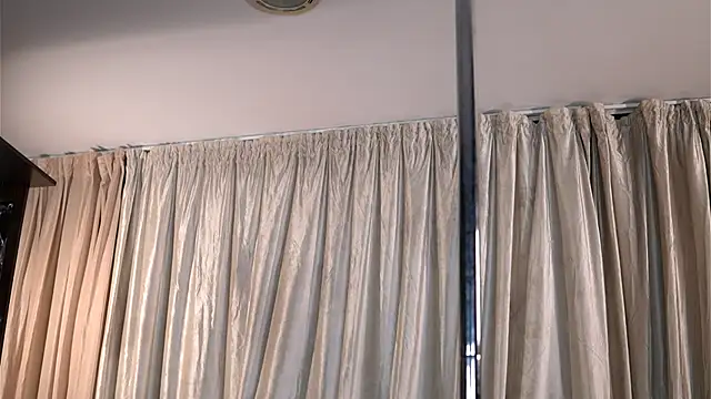 Evelyn_Evyyy live sex cam