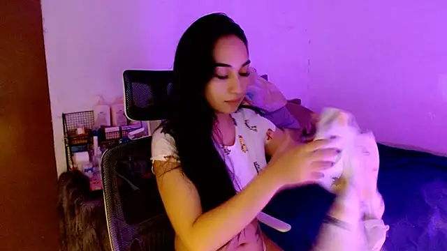 SweetLilly_18 live sex cam