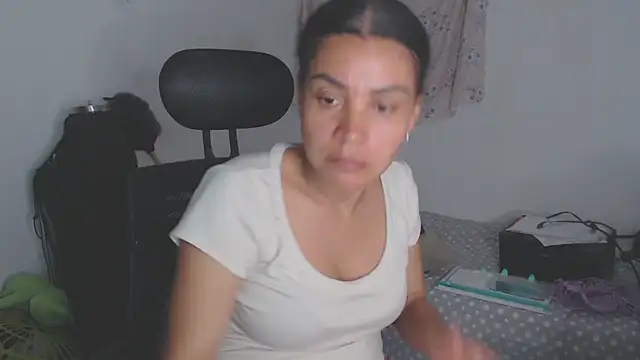 shayna_cute's cam snapshot