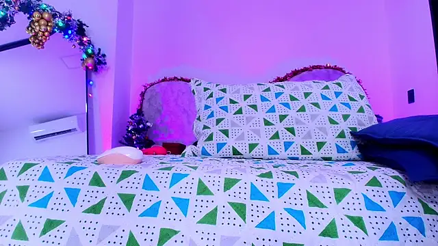 naomi_kyse's cam snapshot