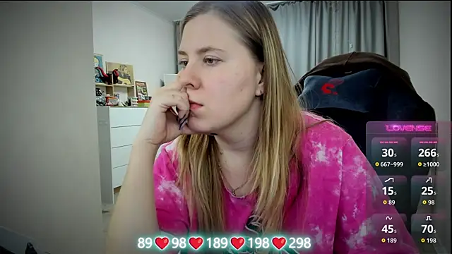 Olivia_Munk's cam snapshot