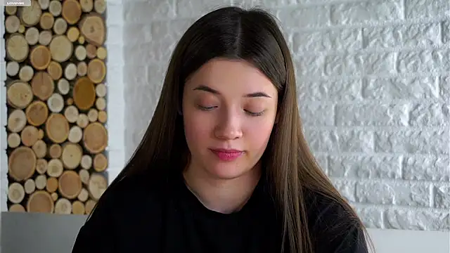 LowOncoming live sex cam