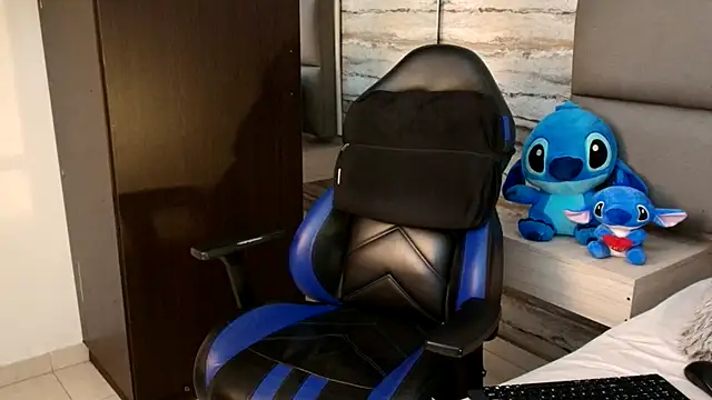 Lovers_21's cam snapshot