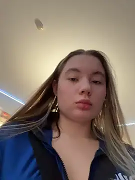 StephanieMur's cam snapshot