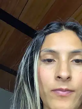 Cami_Leon2's cam snapshot