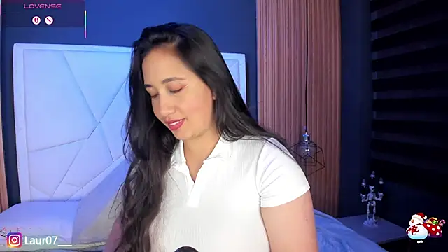 Lauroberts7's cam snapshot