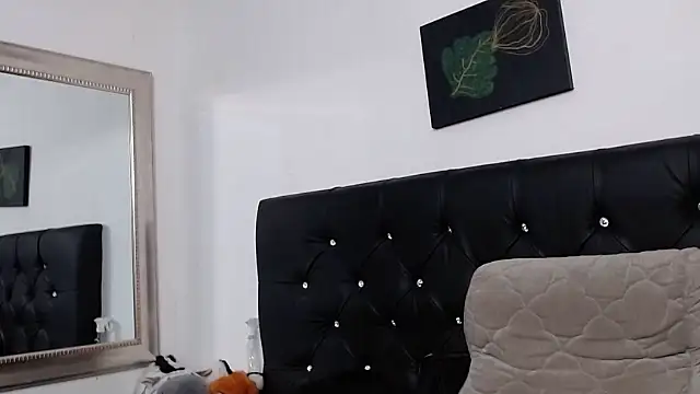 Baby_hornyJM's cam snapshot