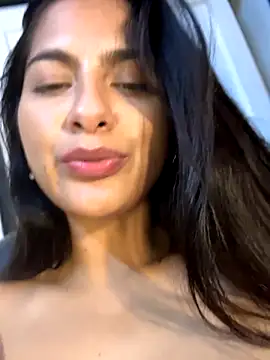 chicachocolate01's cam snapshot