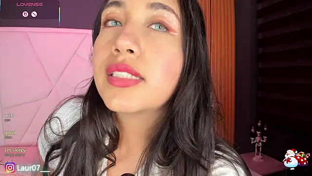 Lauroberts7's cam snapshot