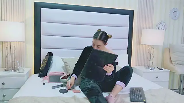 HeatherHazell's cam snapshot