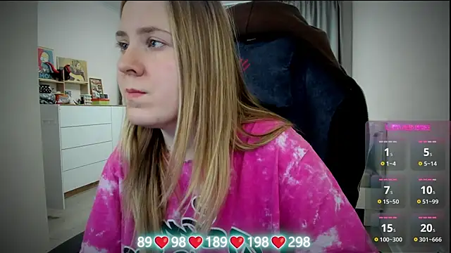 Olivia_Munk's cam snapshot