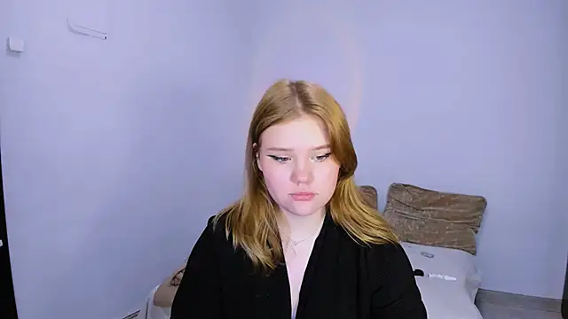 LaseyMoon's cam snapshot