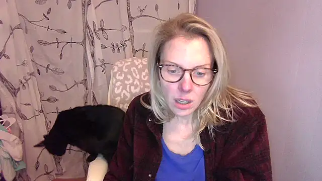 Holly_Bourbonz's web cam