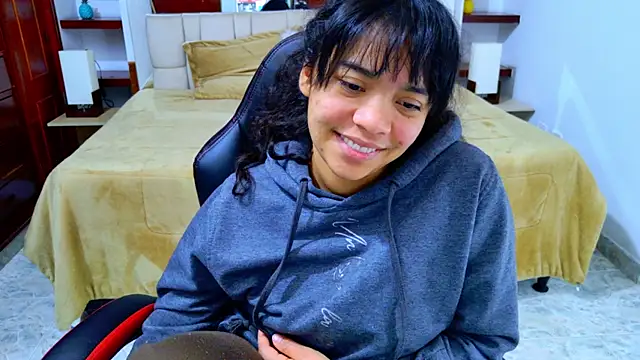 laureentt_'s cam snapshot