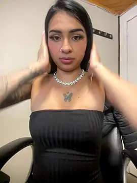 Hilary_pinkk's cam snapshot