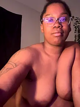 lovelytip's cam snapshot