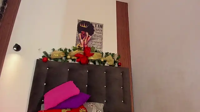 Reina_Love2's cam snapshot