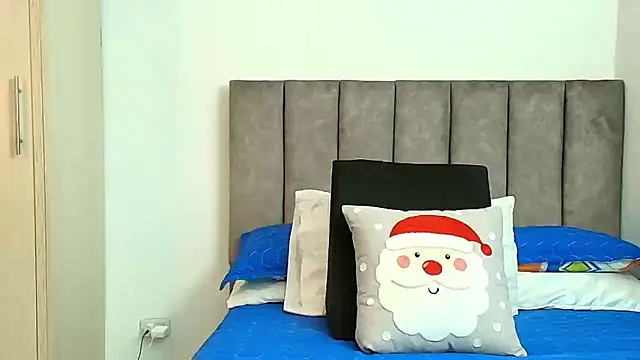 karina_lewis_'s cam snapshot