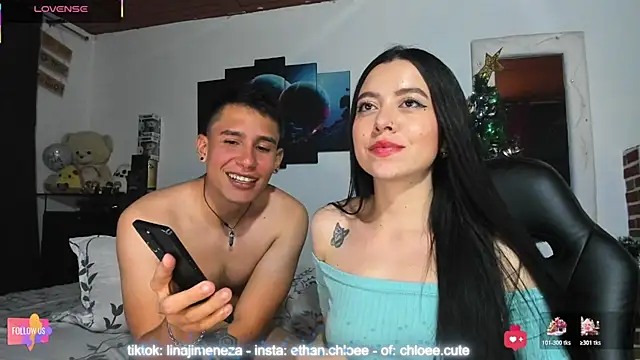 ethan_chloeee's cam snapshot