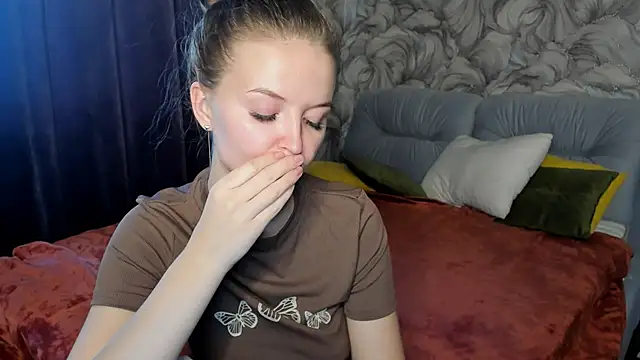 LaurennHill's cam snapshot