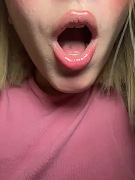 SweetBunnyGF's cam snapshot