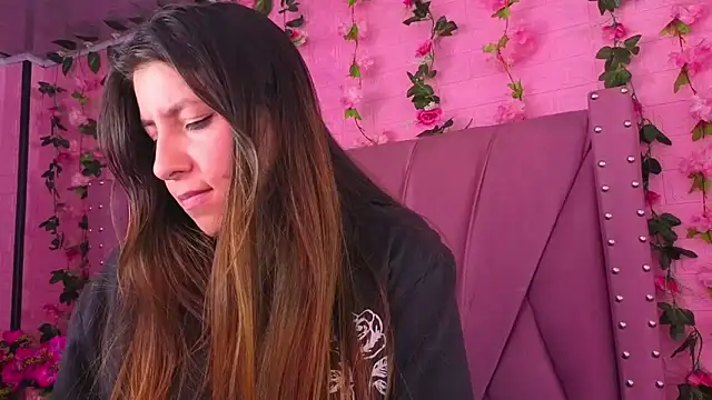 Alyy_Brown's cam snapshot