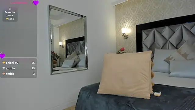 Layla_Mackenzie's cam snapshot