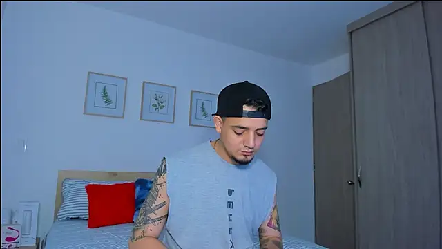 alejandro_calderon1's cam snapshot