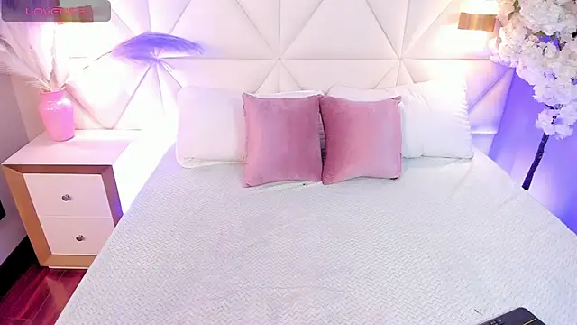 Adara__carter_'s cam snapshot