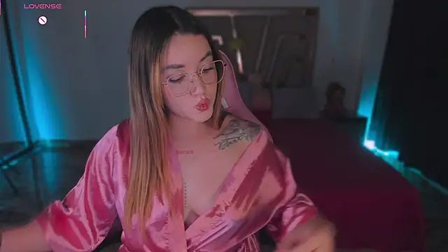 lunaarose's cam snapshot