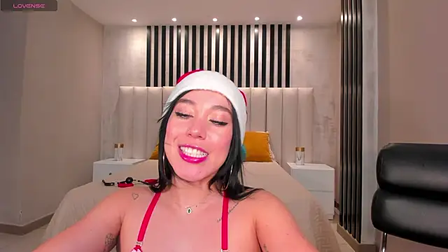 ZaraKafruni's cam snapshot