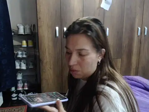 layanafuckass's web cam