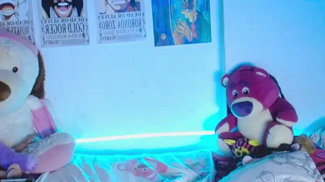 Ellope_'s cam snapshot