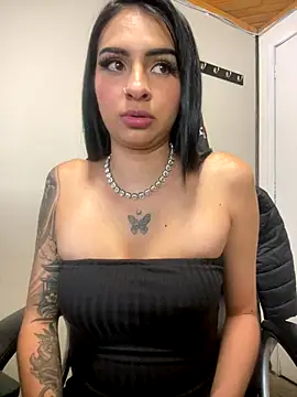 Hilary_pinkk's cam snapshot