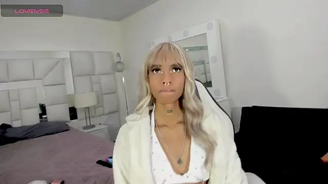 Dahlia_Moss's cam snapshot