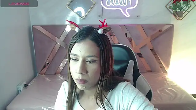 Evy_Luxx_v's cam snapshot