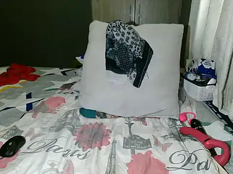 WetwetPussy31's cam snapshot