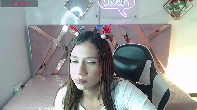 Evy_Luxx_v's cam snapshot