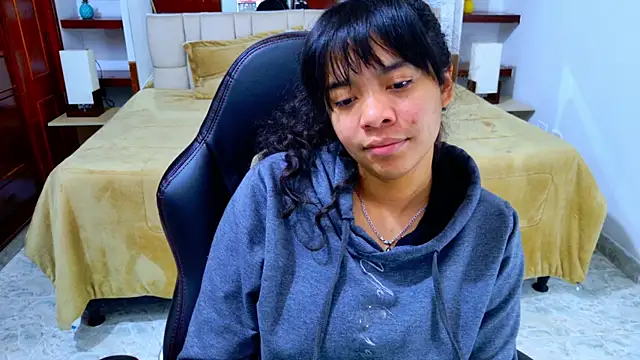 laureentt_'s cam snapshot