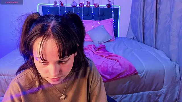 Eymmy_24's cam snapshot