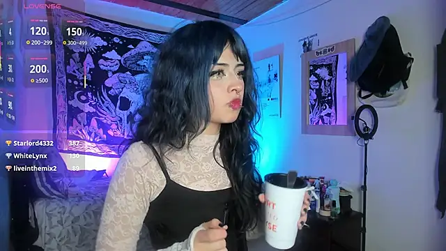 princesita_valija_'s cam snapshot