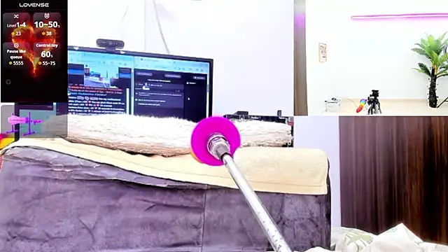 Paulina_Davis_'s cam snapshot