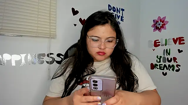 lizzie_c's cam snapshot